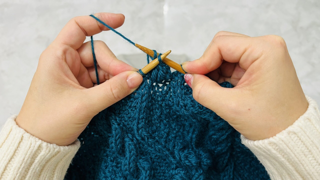 袖を編みましょう。